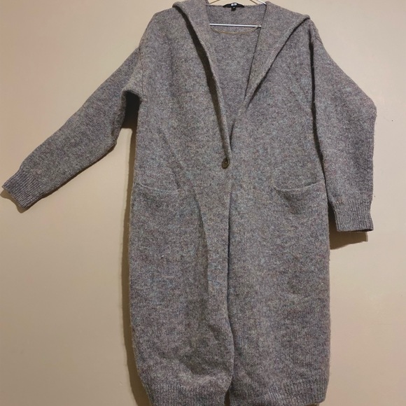 XS Uniqlo Cadigan - Picture 2 of 5